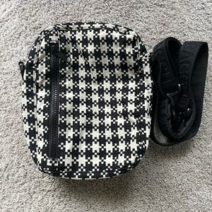 BAGGU CAMERA BAG CROSSBODY